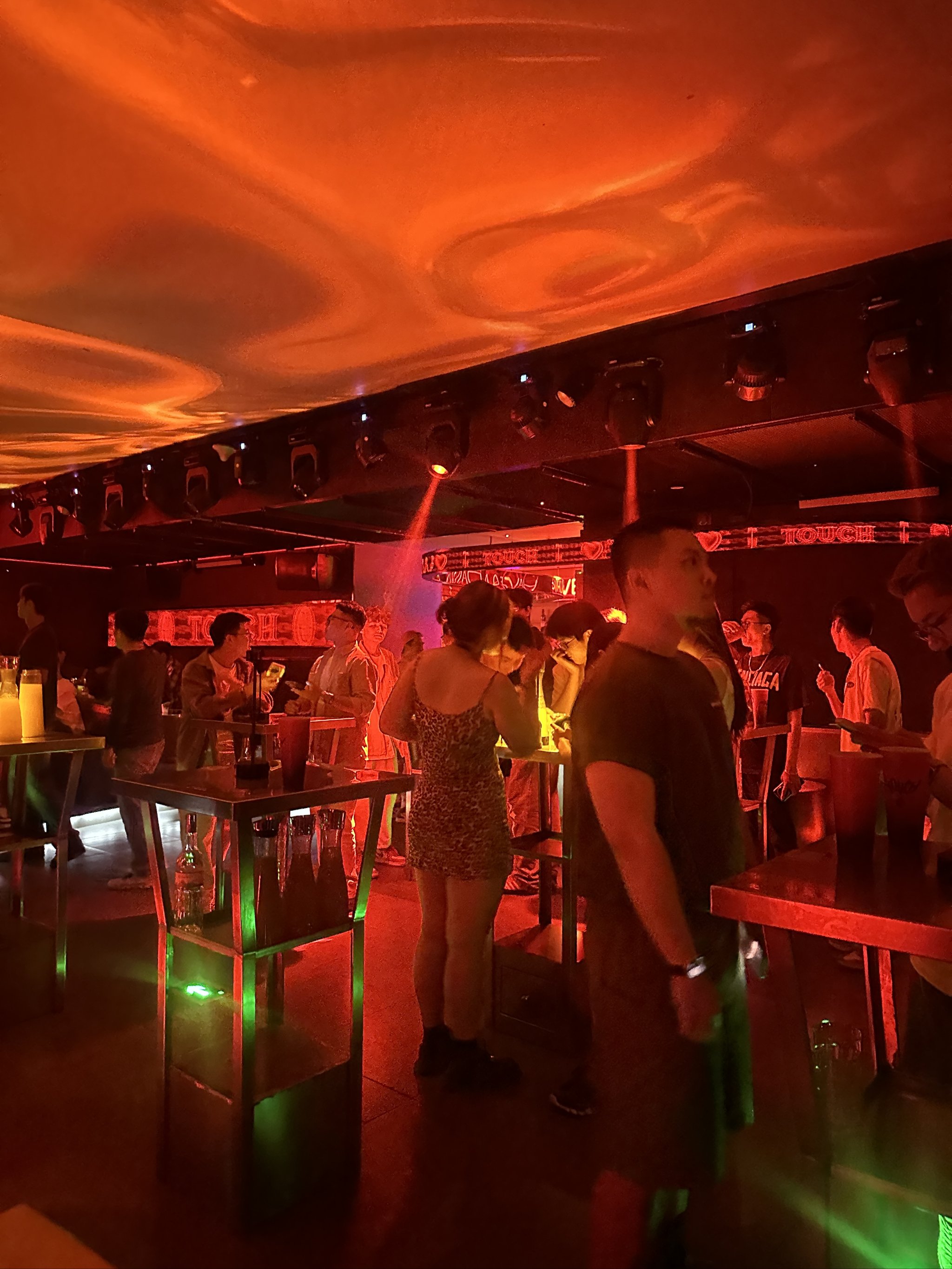 芜湖商务KTV和片场的异同-镜湖区ktv预订